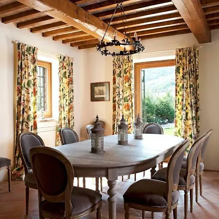 Sleeps 12 Pool Air Con Wifi